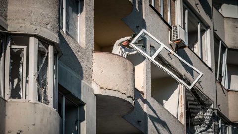 LINSSIN LÄPI: Arki pirstaleina 